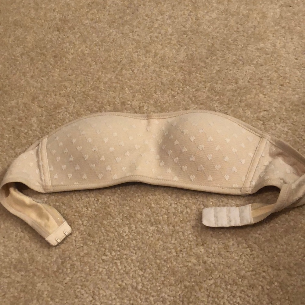 A Cup Strapless Bra with Lace Hearts